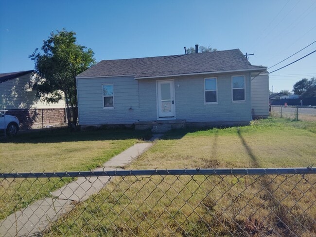 Building Photo - 3800 NE 12th Ave