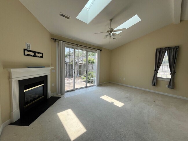 Photo - Discover this well-appointed 3-bedroom plus bonus room , 2-bath home in Carleton Place Unit C5006-113