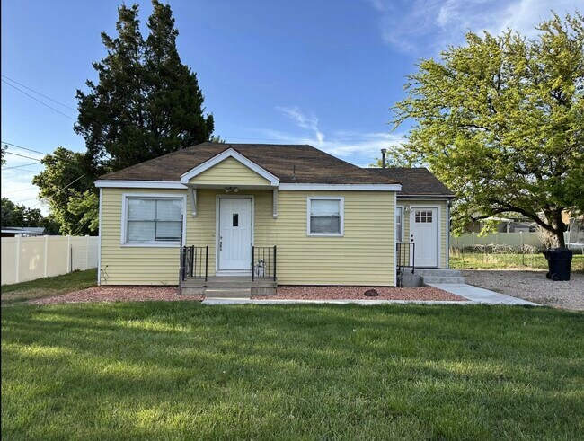 Photo - 328 W 1950 N House