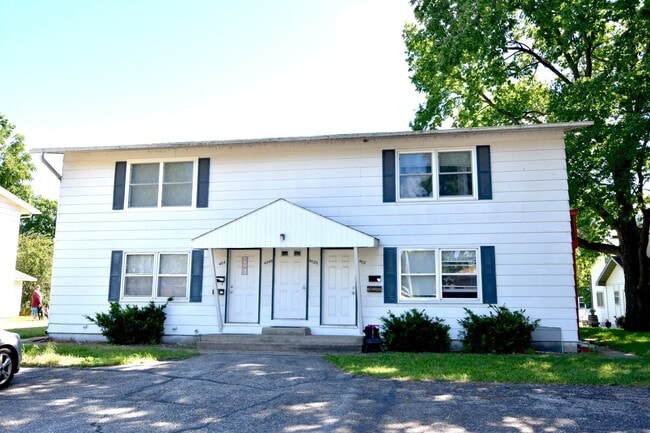 Building Photo - 402-404 3rd Ave N Unit 402