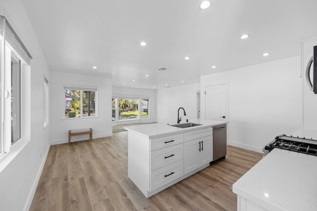 Photo - 4723 Albury Ave Unit 4723