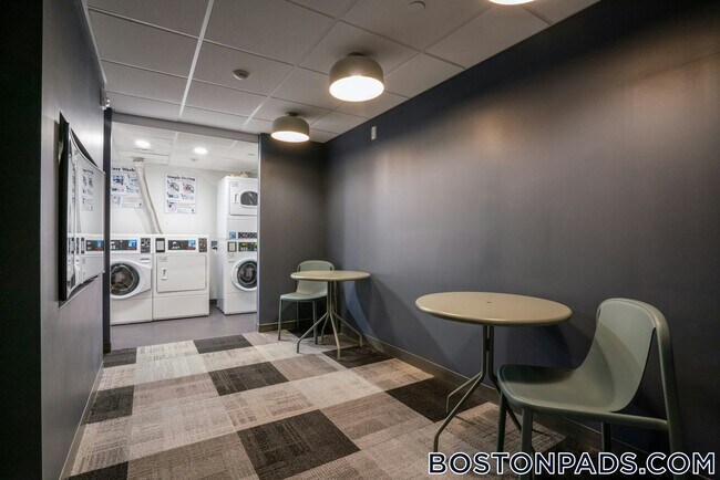 Photo - 100 Hemenway St Unidad 5