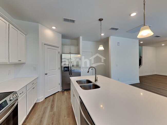 Photo - 103 Broadmoor Dr