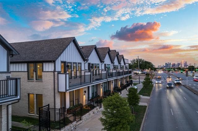 Photo - 2220 Rook Dr