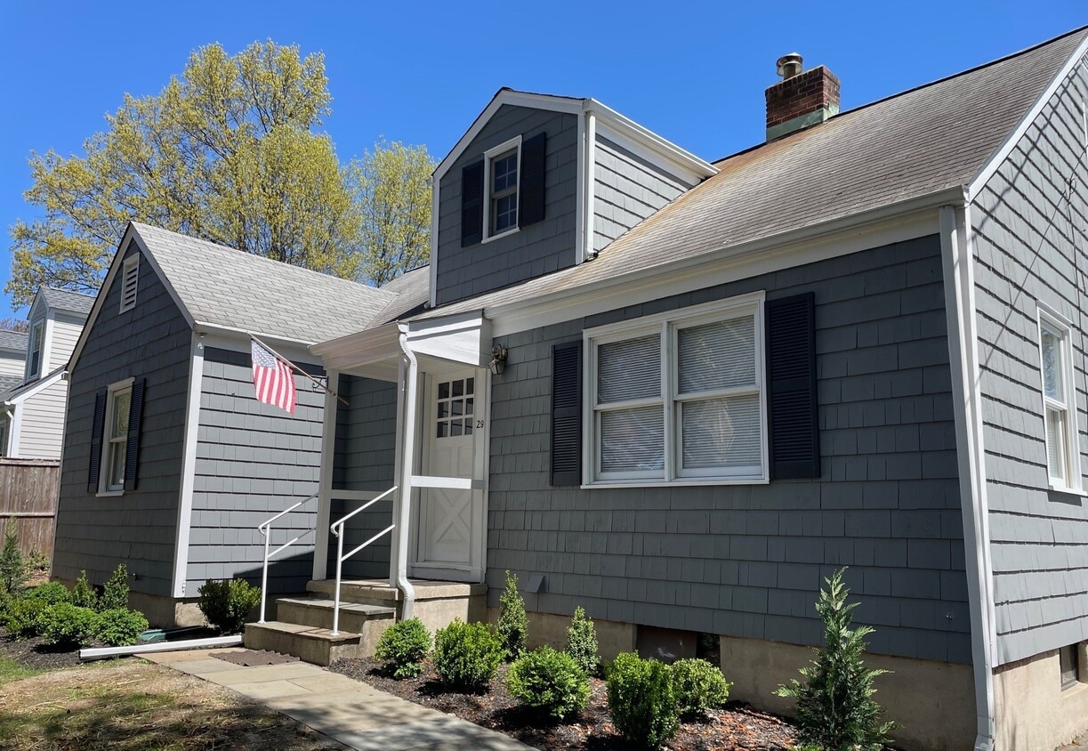 Photo - 29 Ridgeley St (Darien, CT)