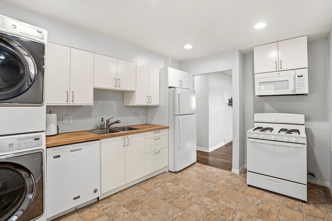 Photo - 3316 E Bottsford Ave