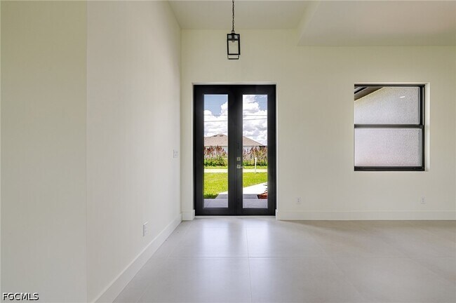 Photo - 2705 Darlene Pl
