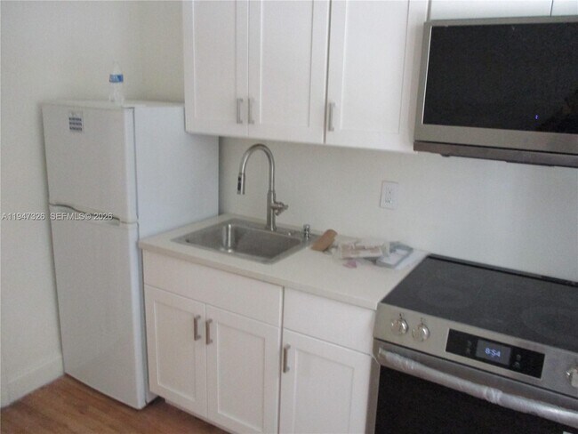 Photo - 736 13th St Unidad 110