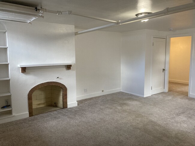 Building Photo - 361 N 8th St Unit 361