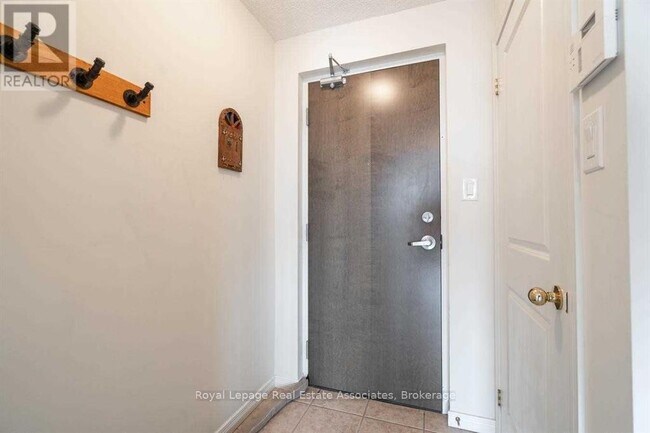 Photo - 9 George St N Unit 1804