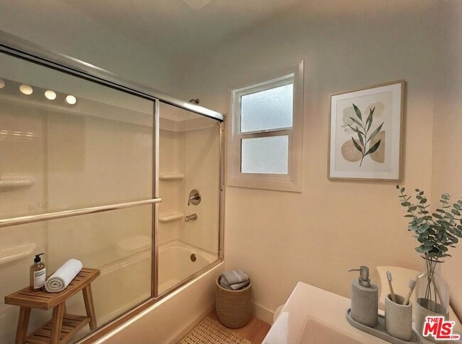 Photo - 1321 1/2 Normandie Ave