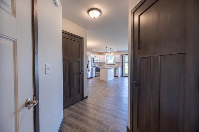 Photo - 1604 Eastside Cir