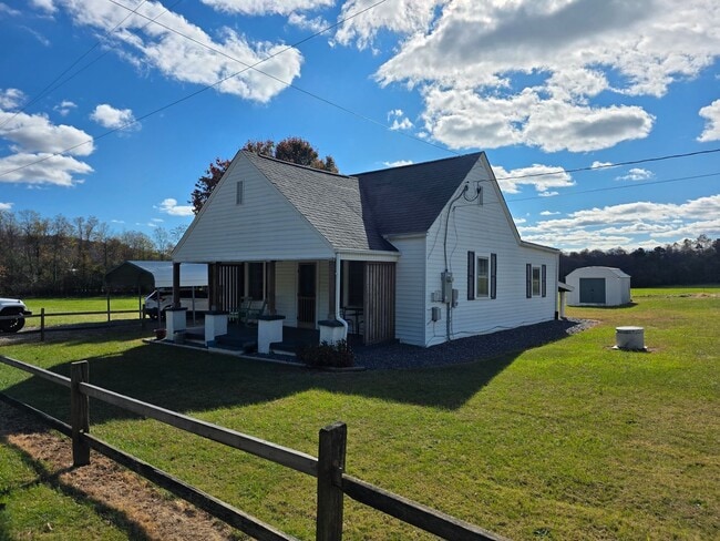 Building Photo - 2 Bed 1 Bath home Country Living