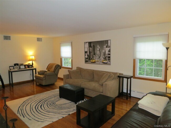 Photo - 100 Rockywood Rd