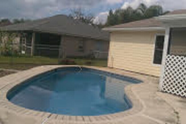 Photo - MOVE IN SPECIAL $250  OFF!  Pet friendly P...