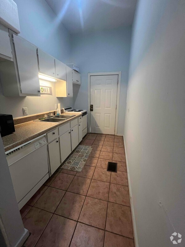 Building Photo - 320 W Hall St Unit B Rental