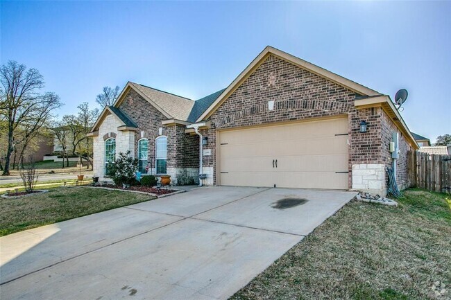 Building Photo - 2401 Fall Leaf Ct Rental