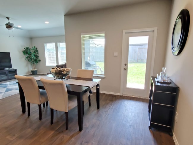 Photo - 3606 Crimson Embers Ln