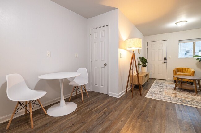 Dwell at the Alcove