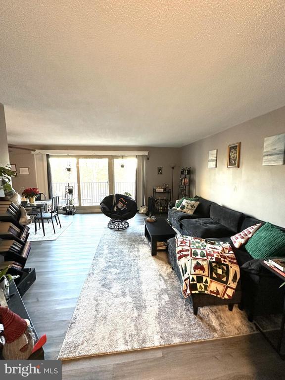 Photo - 410 Chestnut St