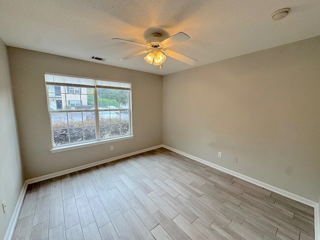 Photo - 76 Al Henderson Blvd