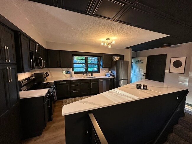 Photo - 2490 Quail Ave N