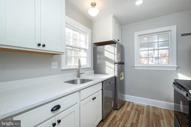 Photo - 312 N Highland St