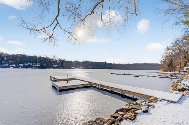 Building Photo - 34 Twin Lakes Rd