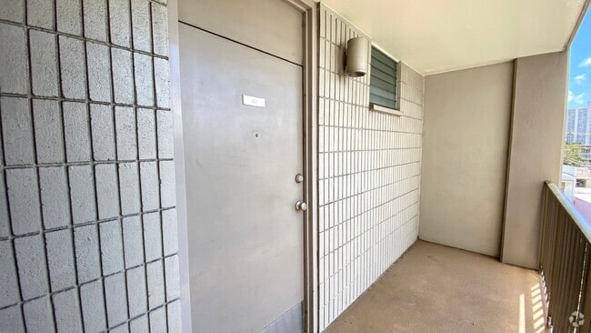 Building Photo - STUDIO w/ 1 PARKING AVAILABLE June 2025 NE... Rental