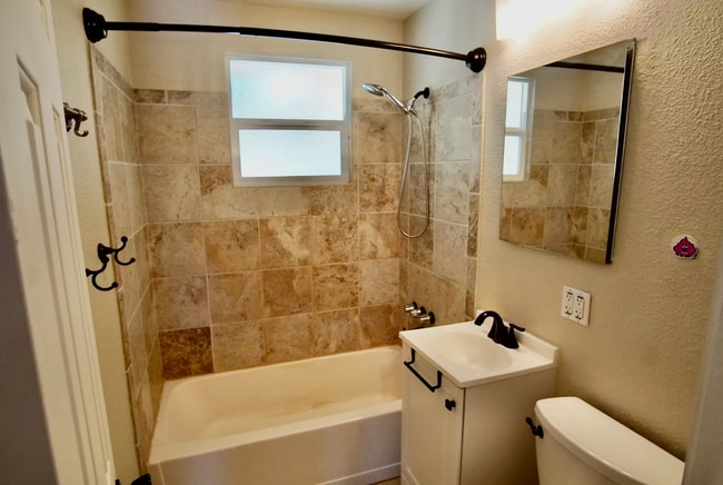 Photo - 18420 Crest Ave