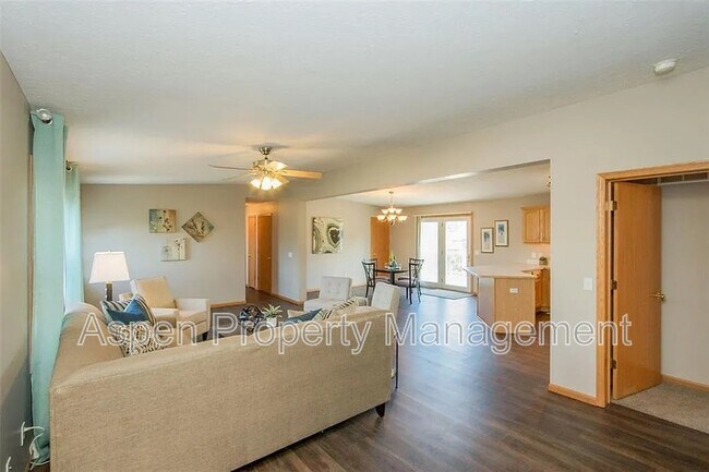 Photo - 117 Buckeye Ln