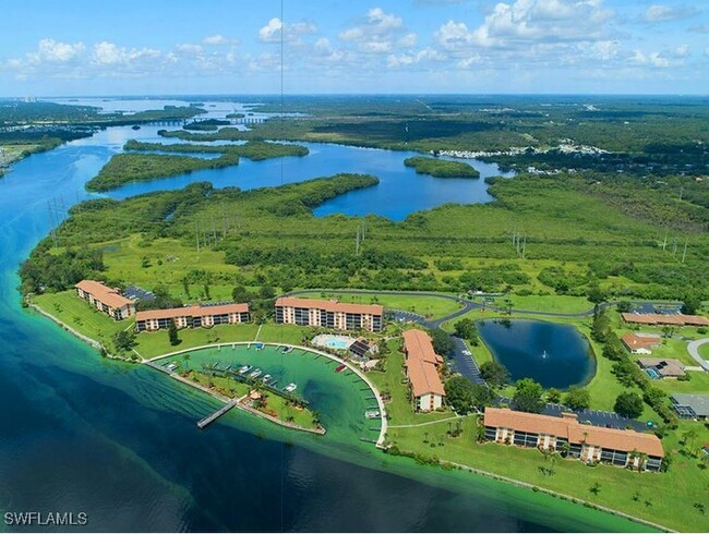 Building Photo - 16000 Bay Pointe Blvd Unit D105 Rental