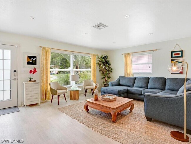 Photo - 856 98th Ave N