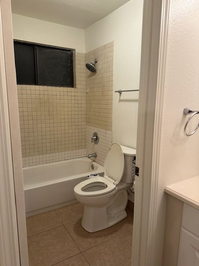 Building Photo - 34-34A Luanaiki Pl Unit 34A Luanaiki Pl. 1bd/1ba attached ohana