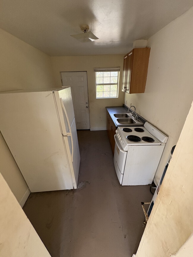 Photo - Pursley Court Apartments