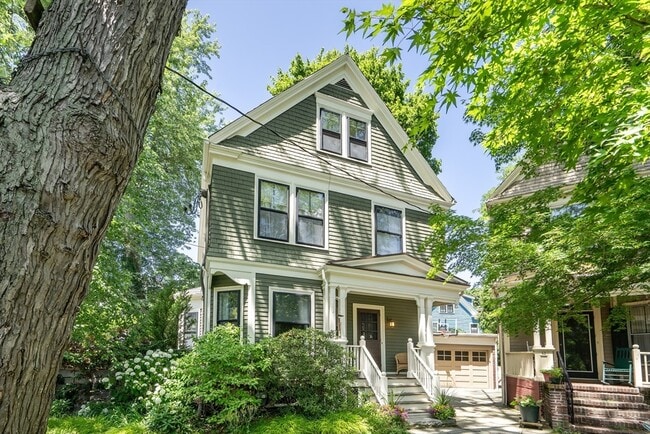 Building Photo - 64 Gorham St