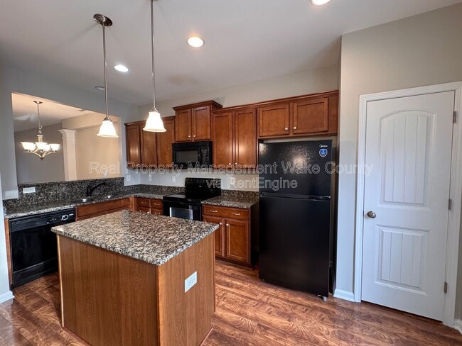 Photo - 330 Carthage Ct