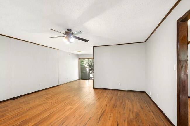 Photo - 3642 S Farm Rd 135 Unidad B