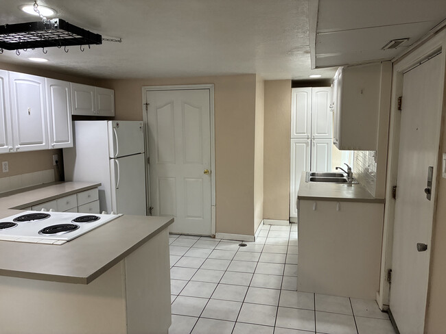 Photo - 425 S 19th Ave