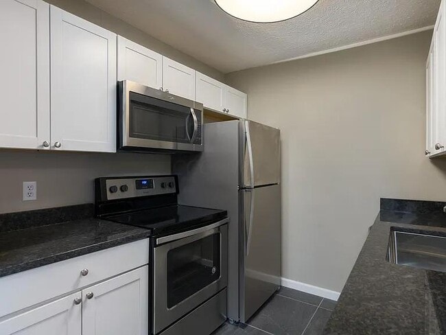 Building Photo - 89 W 9th Ave