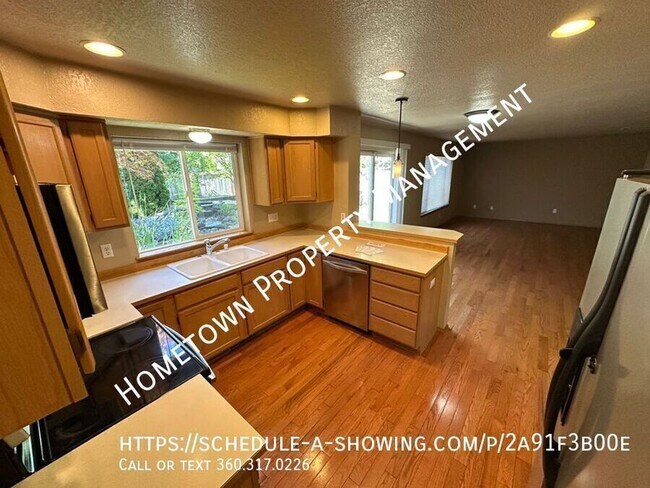 Photo - 5463 Komachin Loop SE