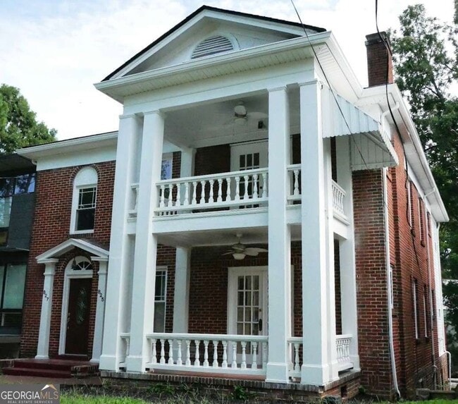 Photo - 825 North Avenue NE