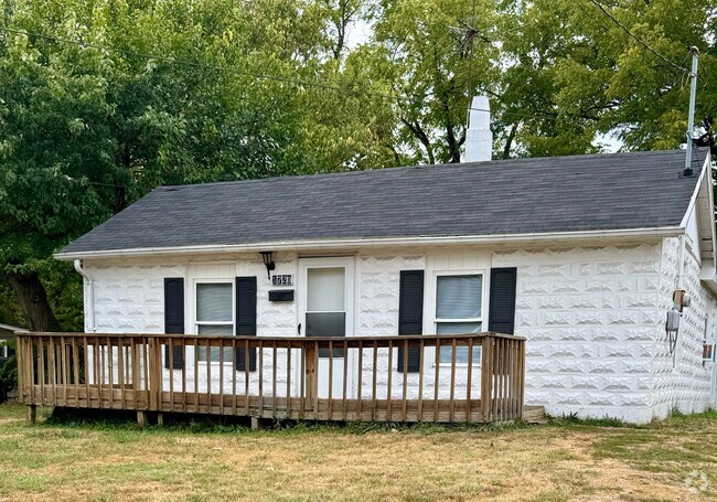 Building Photo - Mayfield Home!