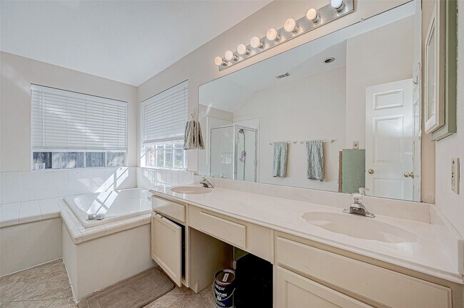 Photo - 7030 River Garden Dr