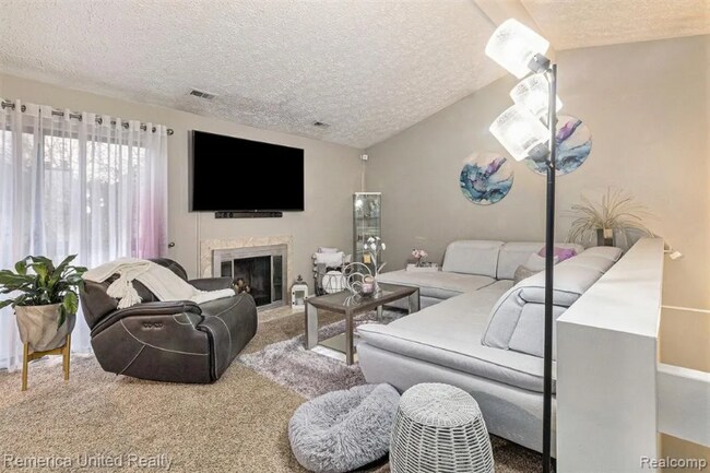 Photo - 24333 Evergreen Rd