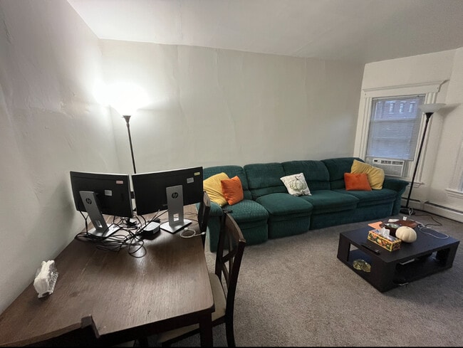 Living Room - 90 Union Ave Unit 2