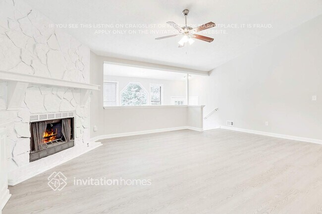 Photo - 4741 Carmichael Chase NE