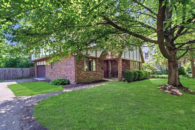 Photo - 4 Bedroom Near Butler University!