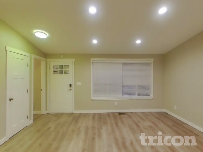 Photo - 522 64th Ave Ct E