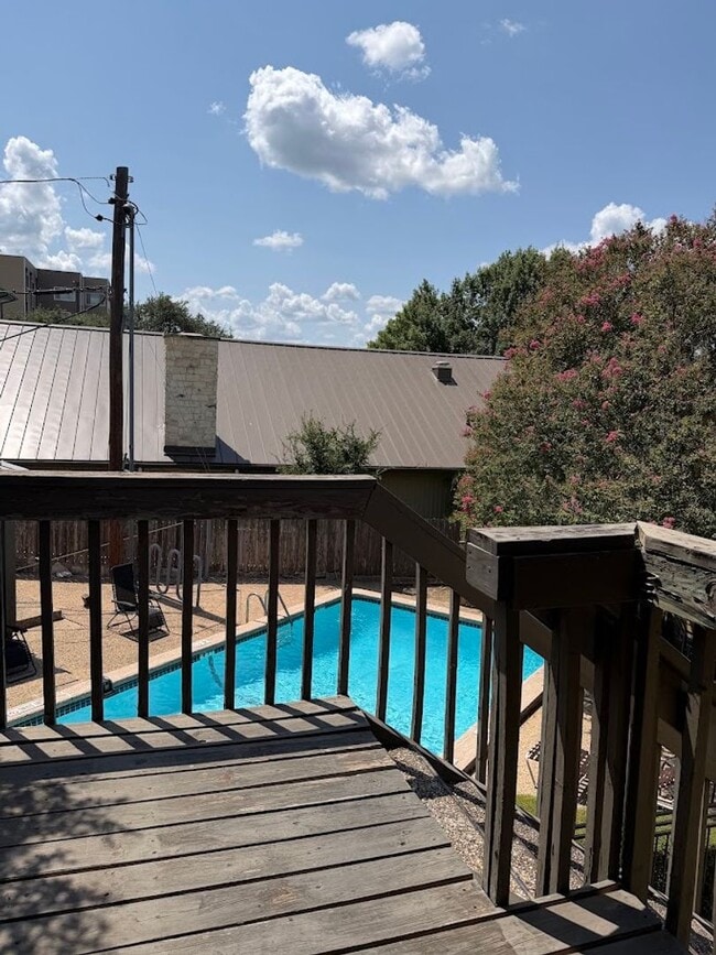 Photo - 1000 W 26th St